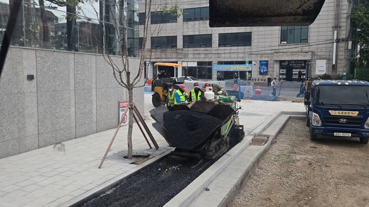 다원종합중기 / 아파트 기반시설 자전거도로 아스콘포장작업  (설정 고급 화질 1080p) engcon tiltrotator