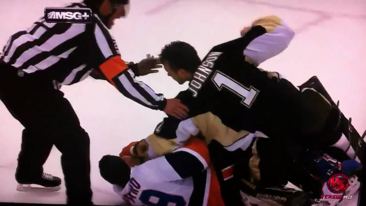 GOALIE FIGHT!!! Johnson vs DiPietro 2/2/11 Islanders at Pens