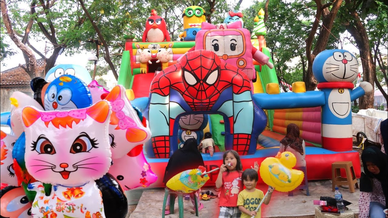 ADEK LUCU BELI BALON BEBEK ISTANA BALON KARAKTER NAIK ODONG ODONG LAMPU CANTIK - VLOG CINTA