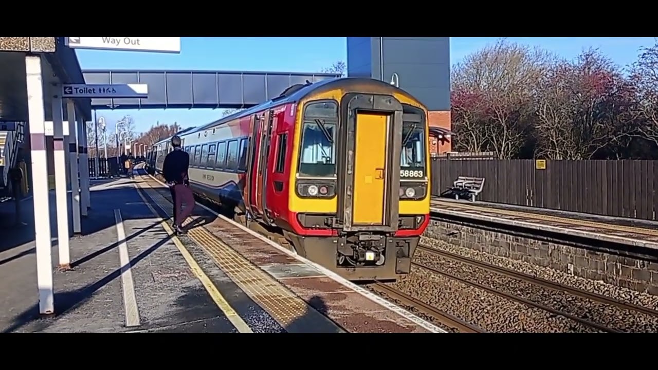 East Midlands Railway trains and cement+ gravel train 