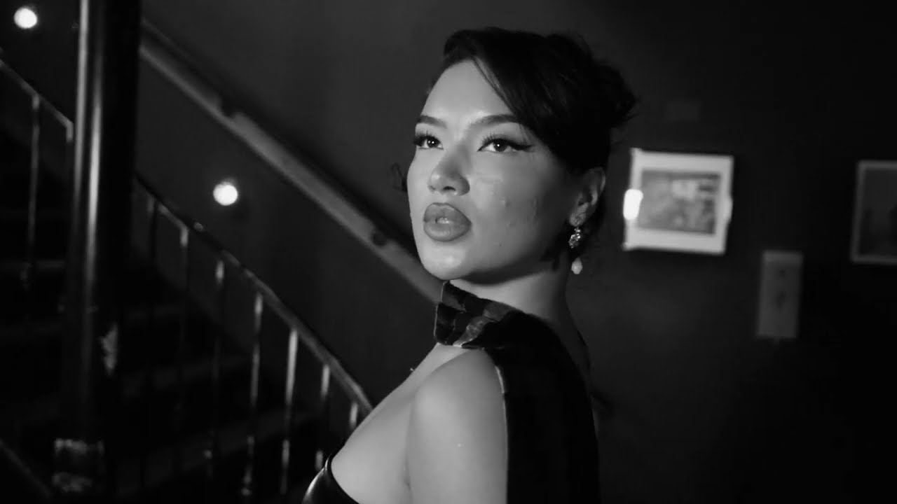 August Charles, Dija Bhlue - You Give Me Everything (Official Video)