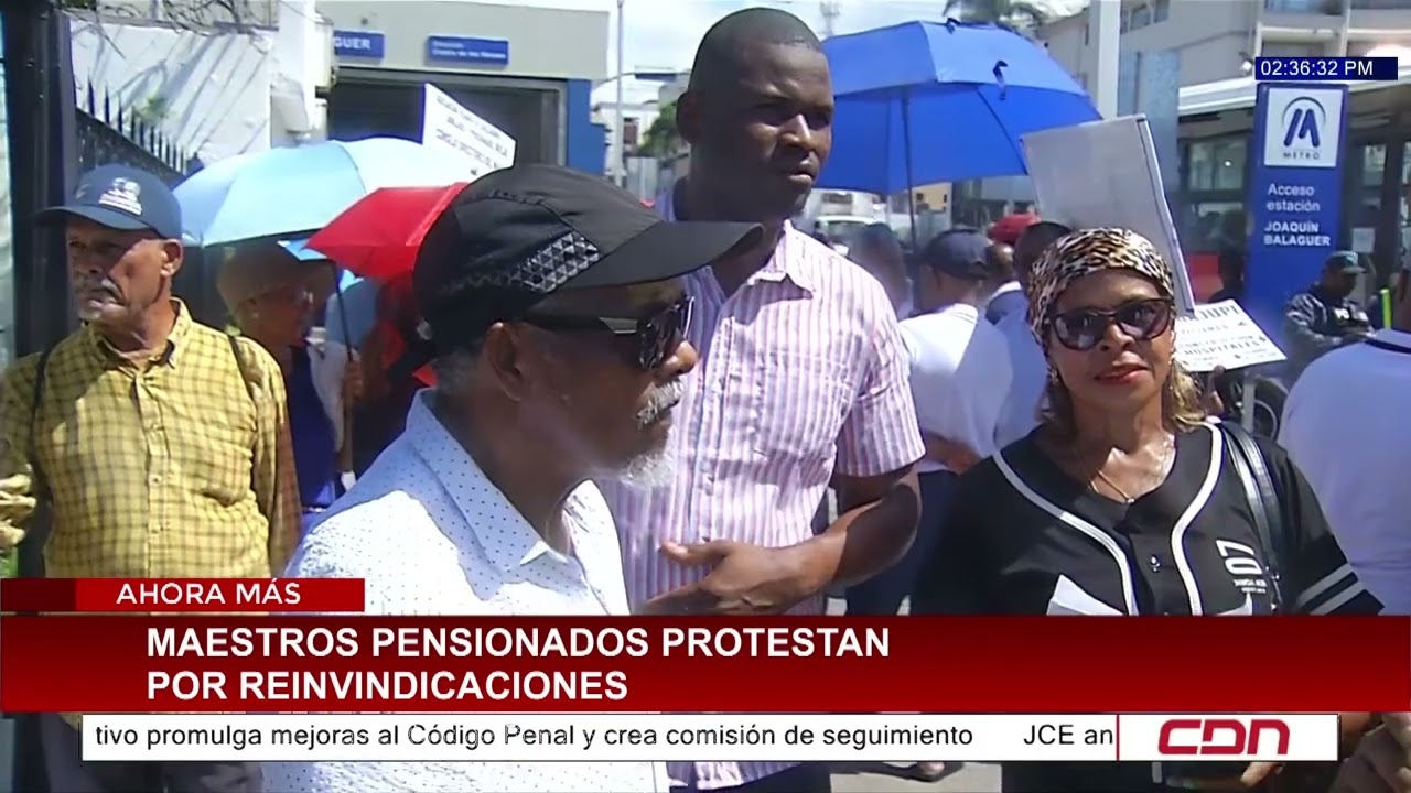 Maestros pensionados protestan por reivindicaciones