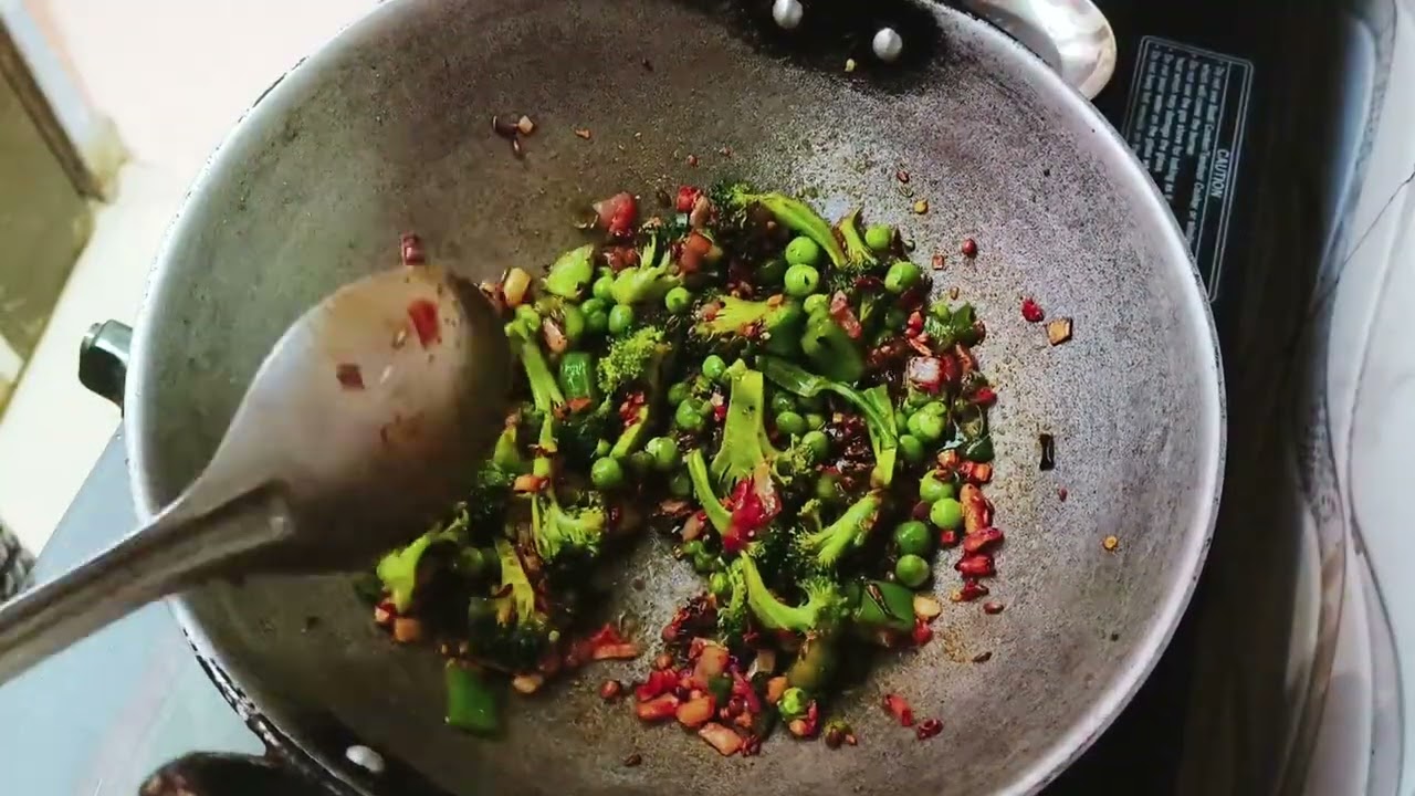 Leftover Broccoli Rice. 🤤🤤 🥦 🥦