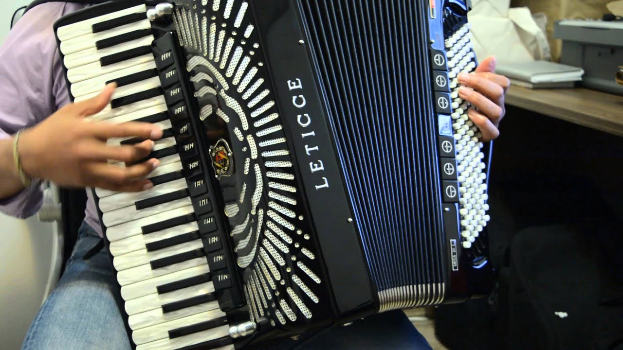 Video Aula Acordeon--Uma vaneira pros bigode.