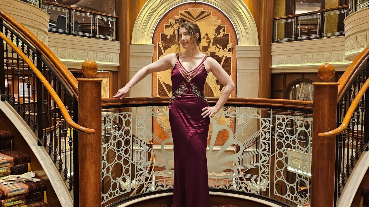 DANCING THE NIGHT AWAY ON CUNARD'S QUEEN ELIZABETH!