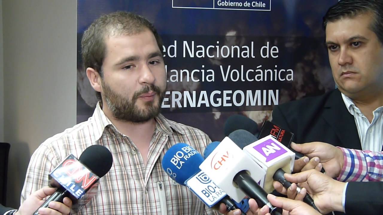 Explosiones en el volc&aacute;n Villarrica (18-3-2015)