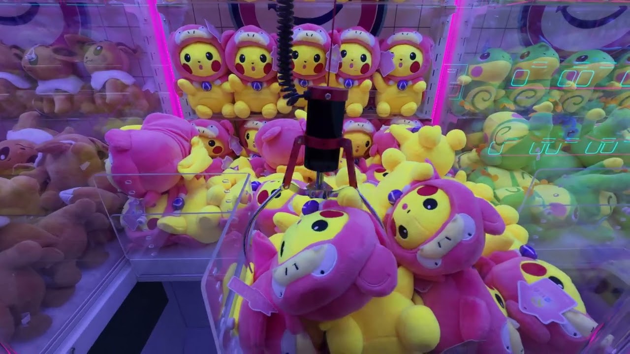 Vlog # 81 - Claw Machine with the Niece CatchMania and TOYS R US