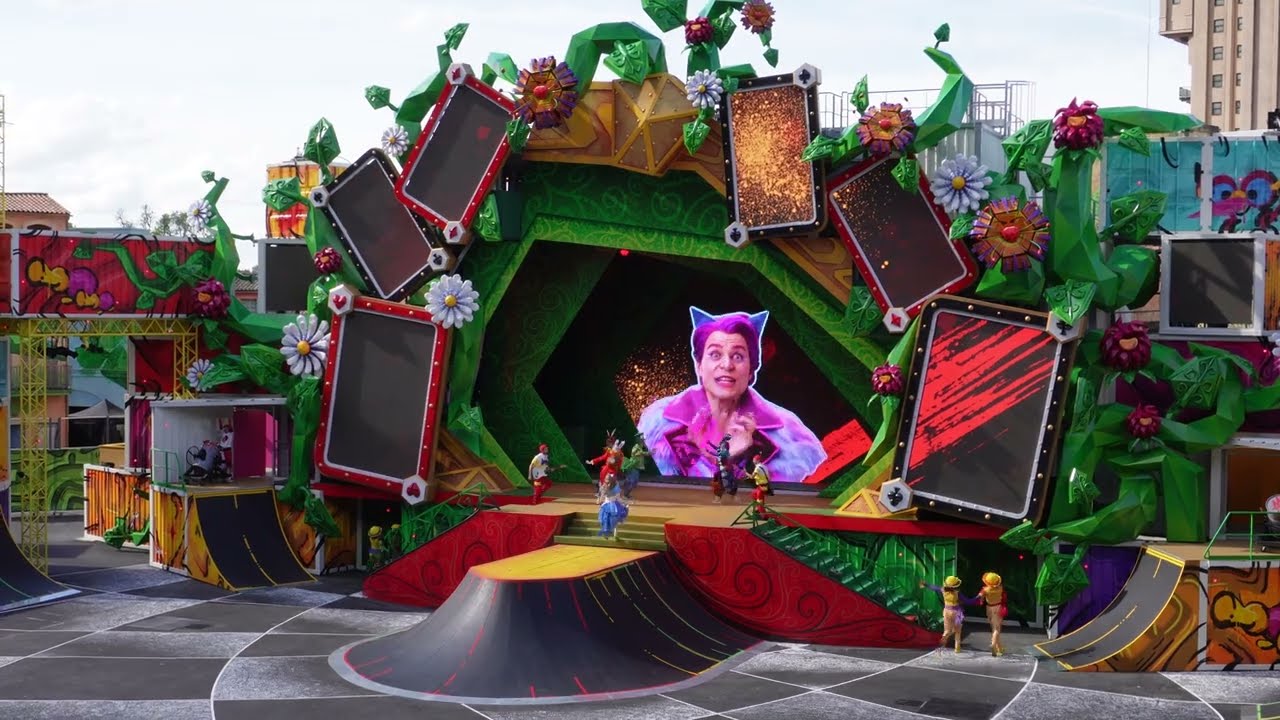 Disneyland Paris - Queen of Hearts - Its all about me
