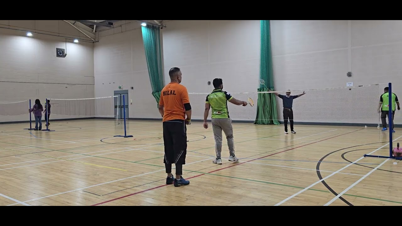 Shuttlecocks came through the nethole #badminton 
