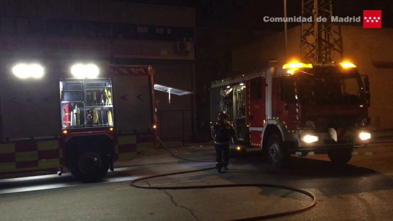 28.03.2017 Incendio de una nave industrial en Getafe. Calle Torneros, 56.