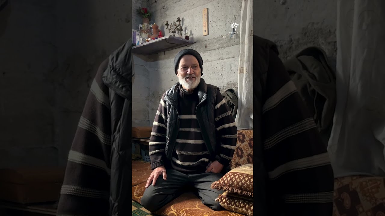 عائلة كبيرة و معيل وحيد كبير بالسن في منزل يفتقر مقومات الحياة