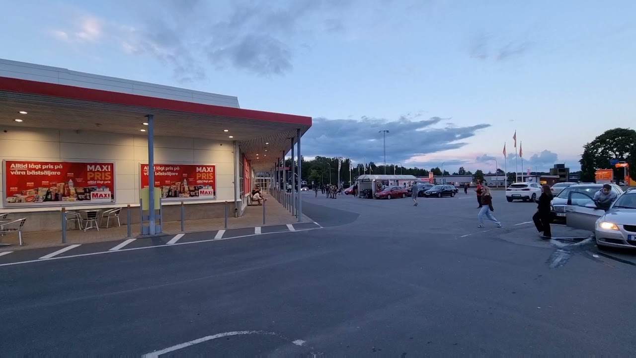 Brandlarm på ICA Maxi i Vetlanda med utrymning.