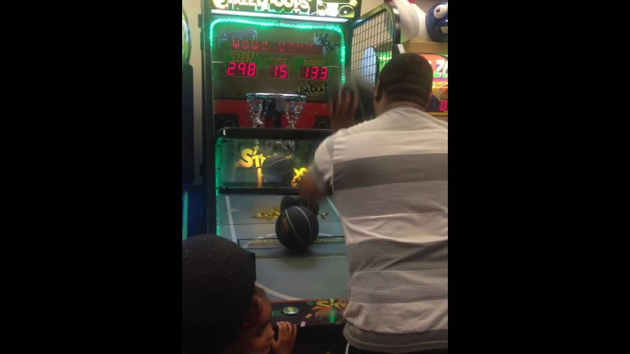 chuck E cheese basketball challenge