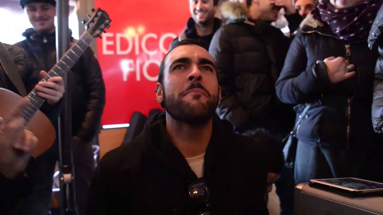 SPECIALE Marco Mengoni all'Edicola Fiore