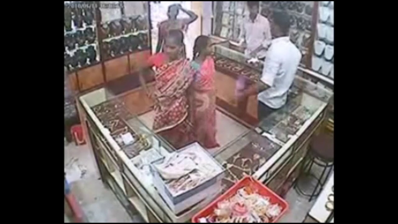 Daylight Robbery in Jewellery Shop at Kerala | CCTV footage of Theft | Chori ki CCTV footage