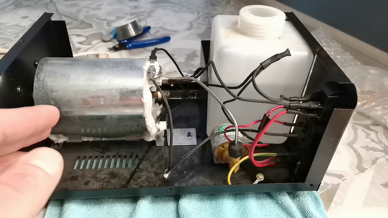Замена компрессора в генераторе дыма Involight FM900/ Involight FM900 fog gen compressor repair