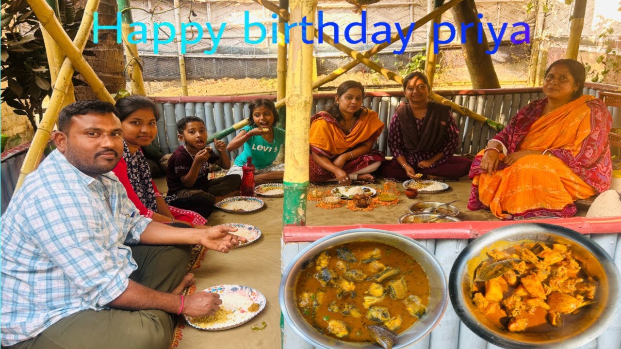 প্রিয়ার জন্মদিনে দুপুরে জিওল মাছের ঝোল আর চিকেন ভেজে রান্না করে খাওয়া দাওয়া॥