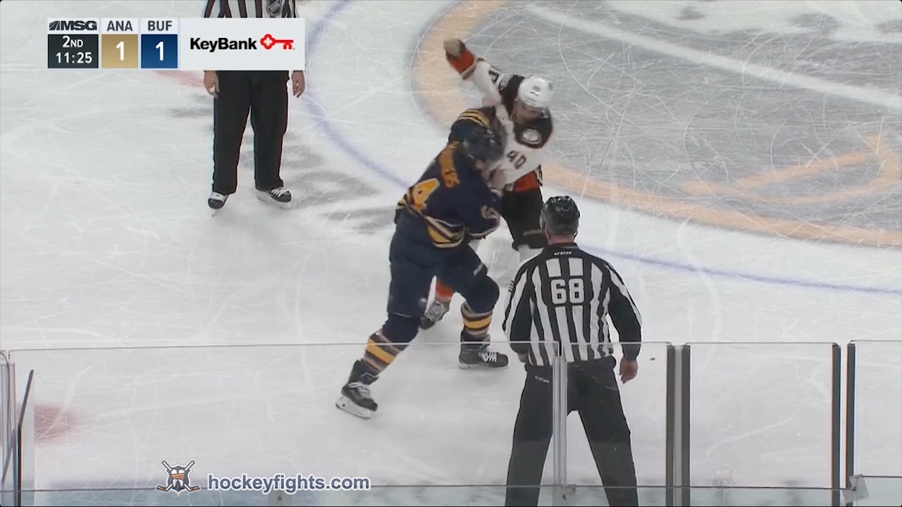 Jared Boll vs Nicolas Deslauriers Feb 9, 2017