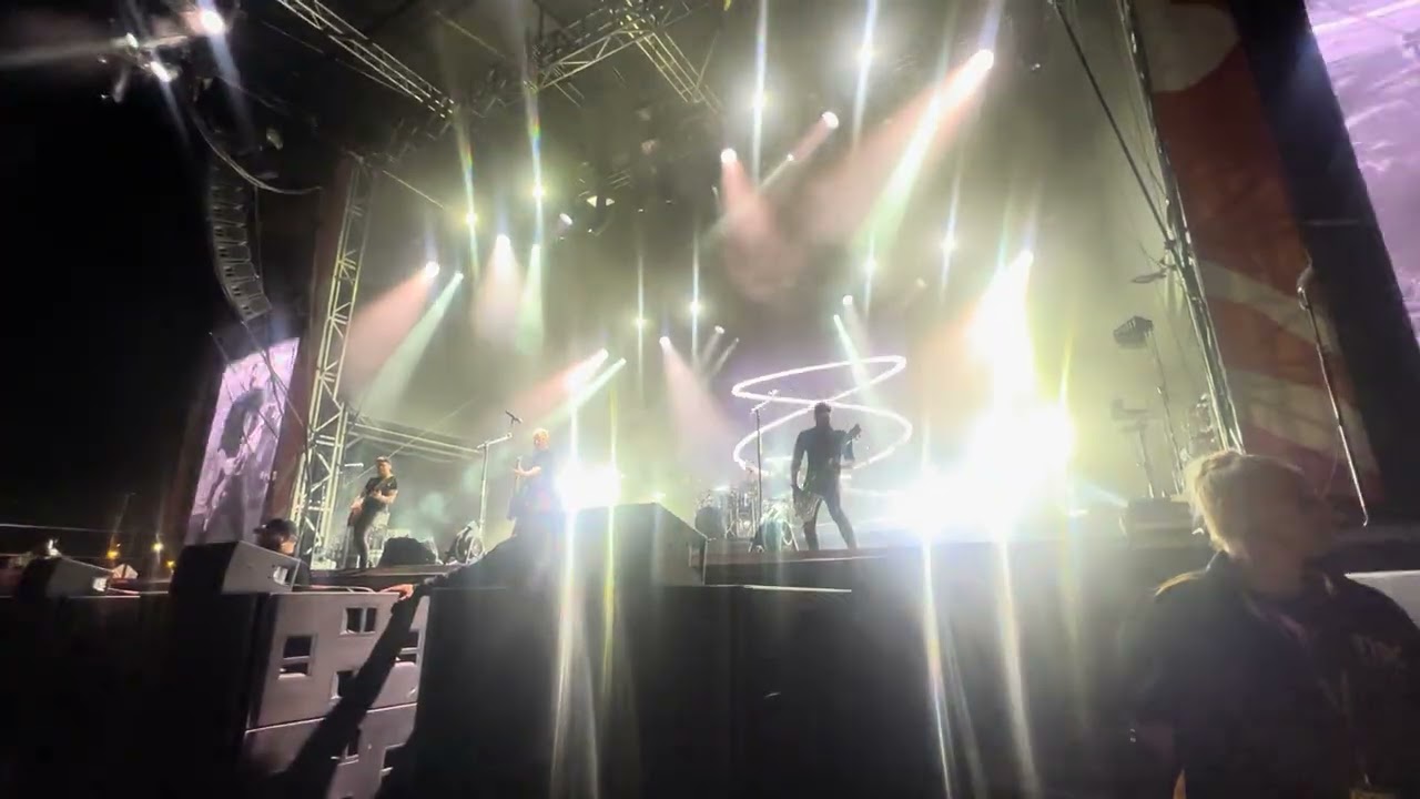 Pendulum - ABC News Theme (Pendulum Remix) (Live @ Palace Foreshore, St Kilda)