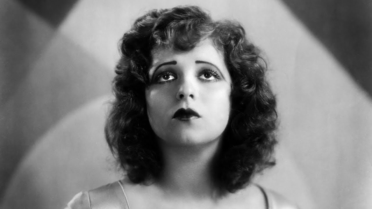 Why Clara Bow’s Mother Wanted to Stab Her?