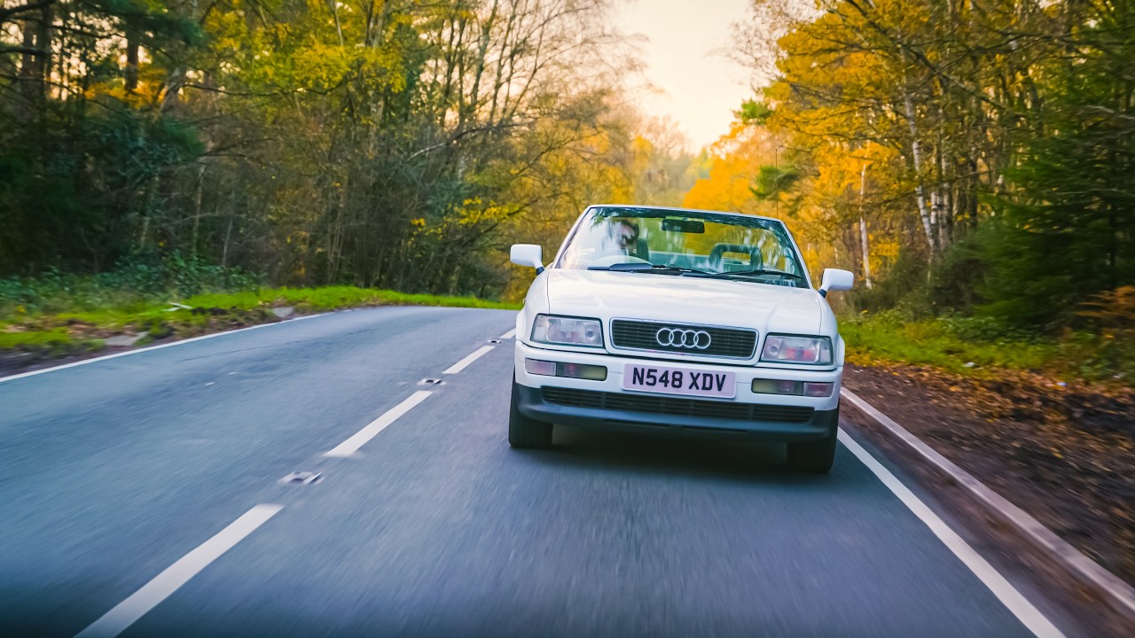 На фоне этой старой Audi современные кабриолеты выглядят просто нелепо