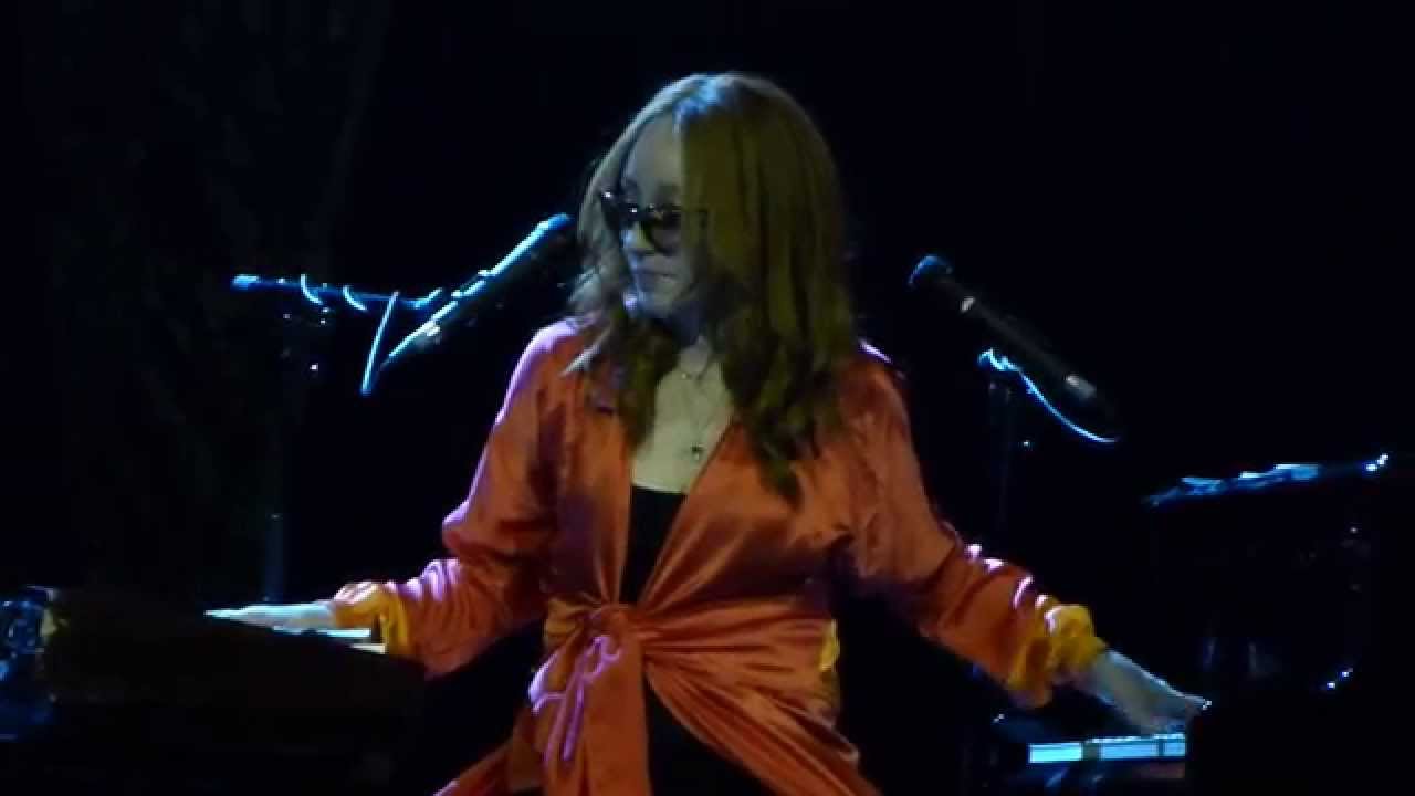 Tori Amos - Not Gonna Get Us / Нас не догонят (15.06.2014, Crocus City Hall, Moscow, Russia)