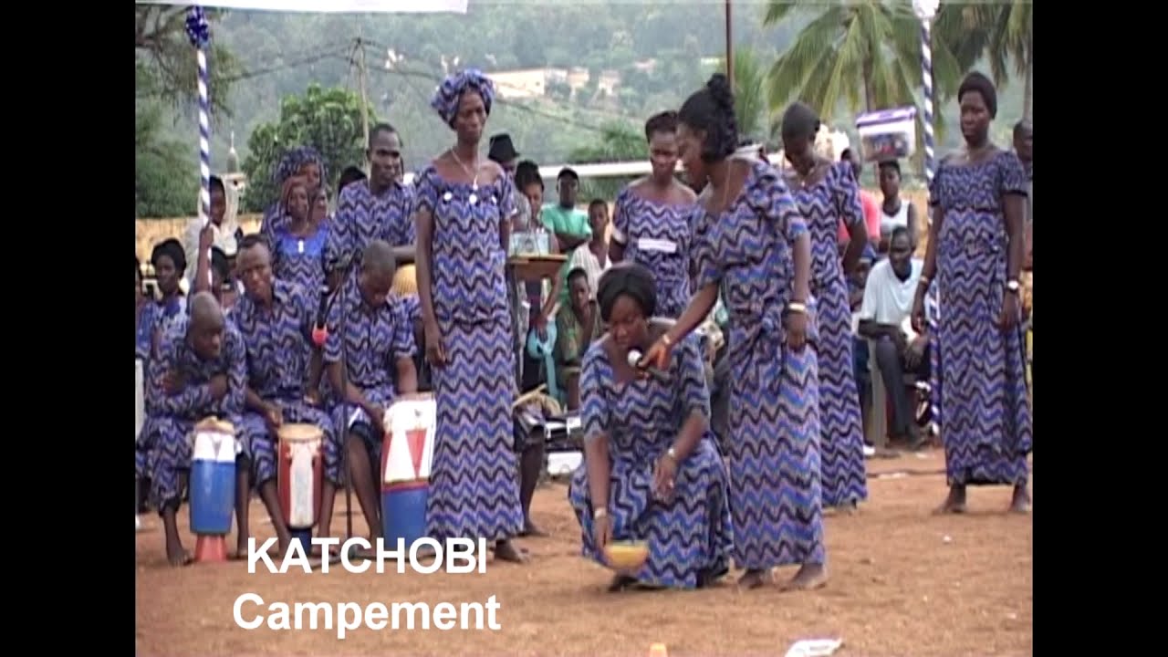 Danses folklorique dans le grand Ogou  Atakpamé (Togo) documentaire.  Musique traditionelle