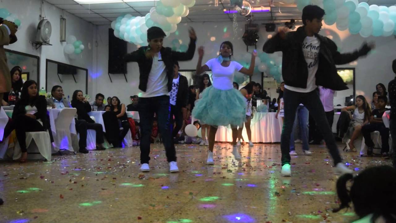 confidente de secundaria- XV años Carolina Black Moon Crew dancing