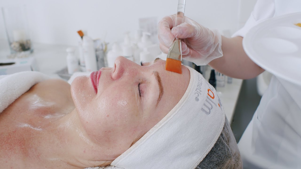 Retipalm kasvohoito opetusvideo - Medical Spa kasvohoito Retipalmin tapaan.