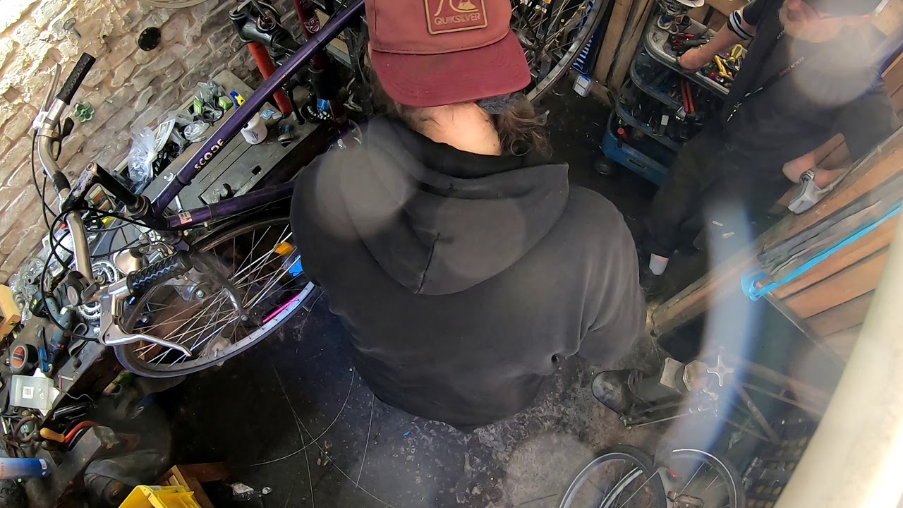 Vlog 991 Teil 2 Der 2. FAG Tretlagerwechsel mit Hindernissen + das Mifa Hollandrad Schlauchwechsel