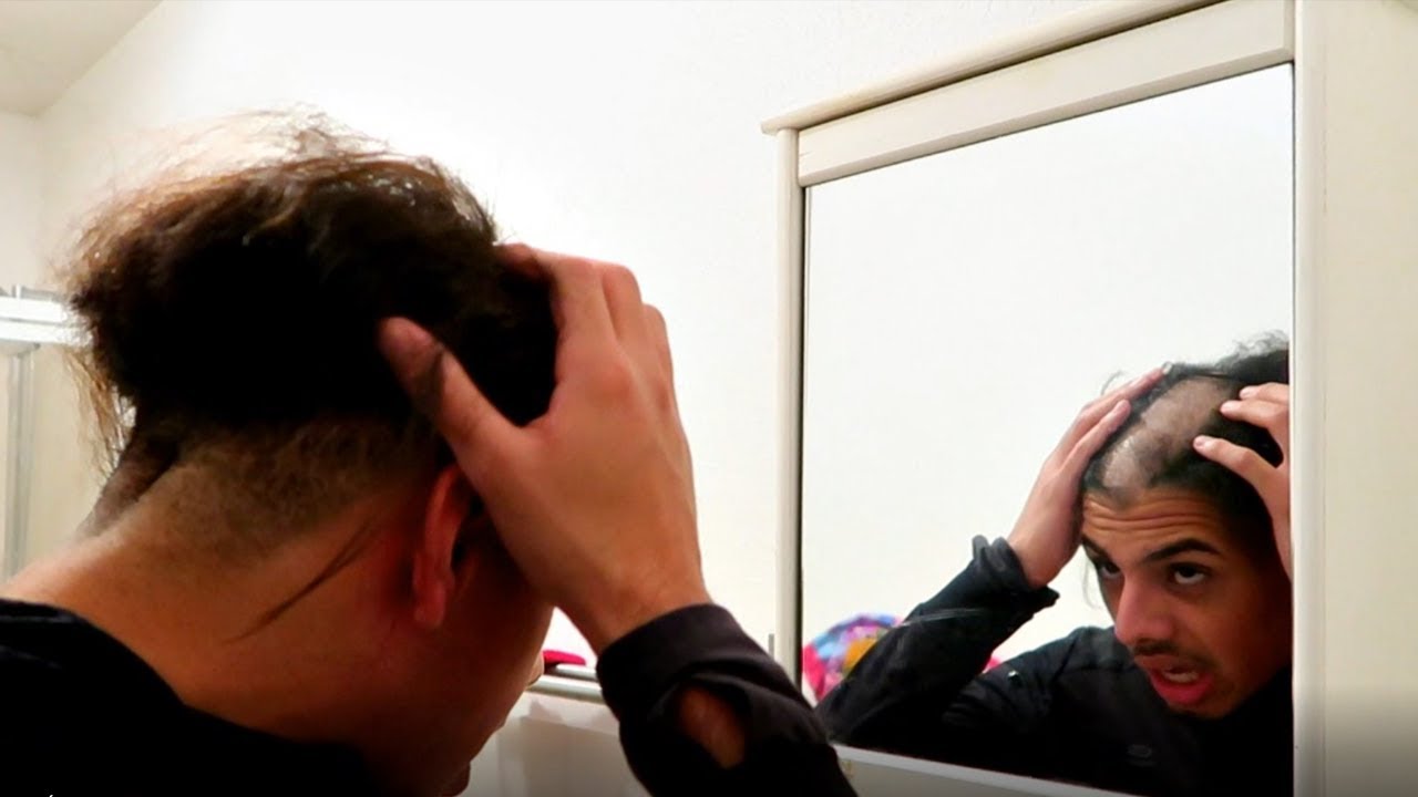 JE LUI TOND SES LONG CHEVEUX ... IL PÈTE UN CÂBLE !