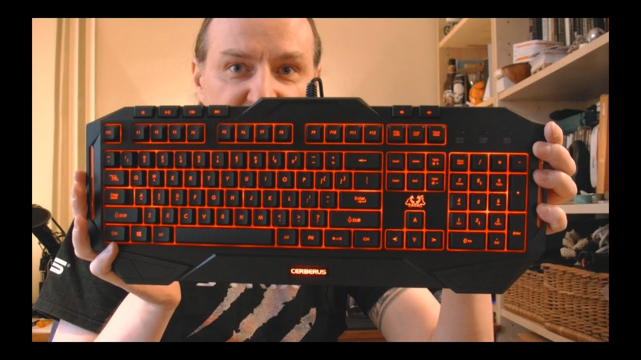 Quick Unboxing - ASUS CERBERUS Gaming Keyboard RED LED | 12.2015 - McSzakalTV