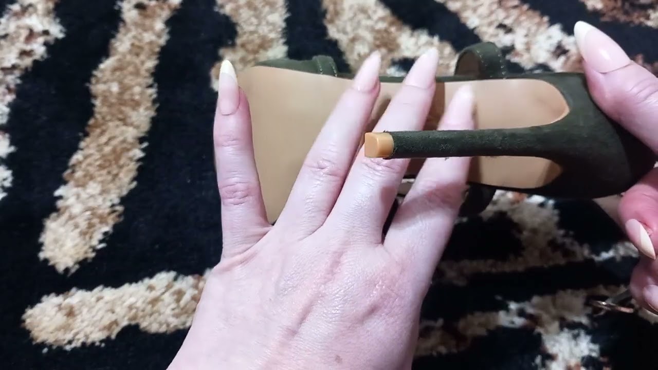 ASMR Shoe Tapping and Scratching (part 1)