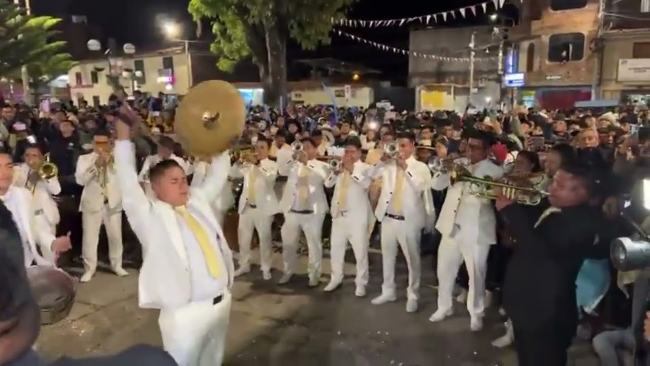 Concurso de Bandas Chiquian 2025 Banda show espectáculo Quivilla  Mix Linda Chiquiana
