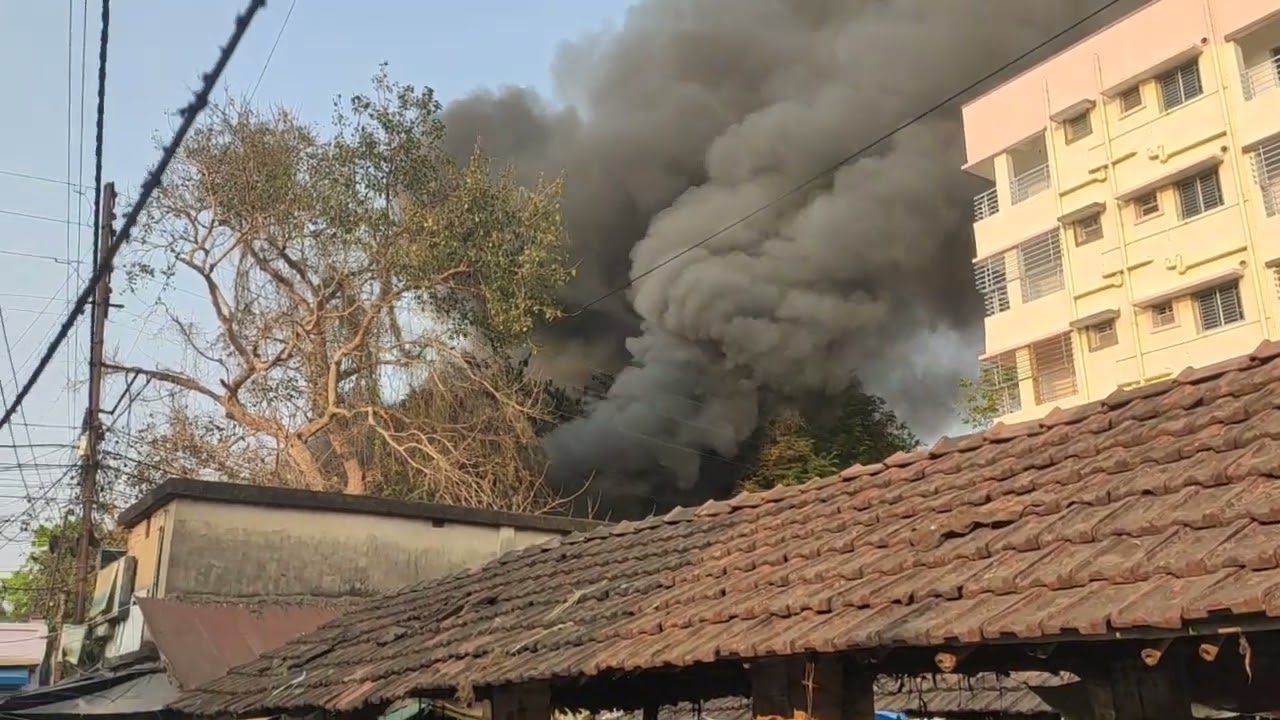 ব্যান্ডেল বাজারে বিশাল বড় অগ্নিকাণ্ড। Fire in Bandel Bazar