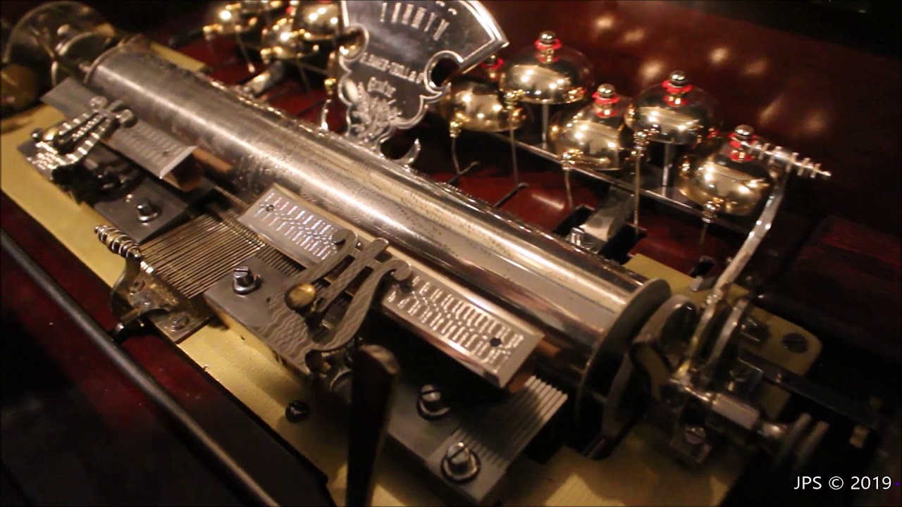 Старинная швейцарская музыкальная шкатулка