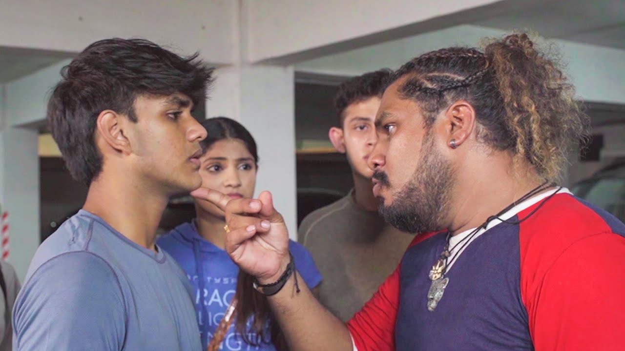 අම්මට මොනවහරි කිව්වොත් සට පට සත්තපඩි තමයි ඉතින්