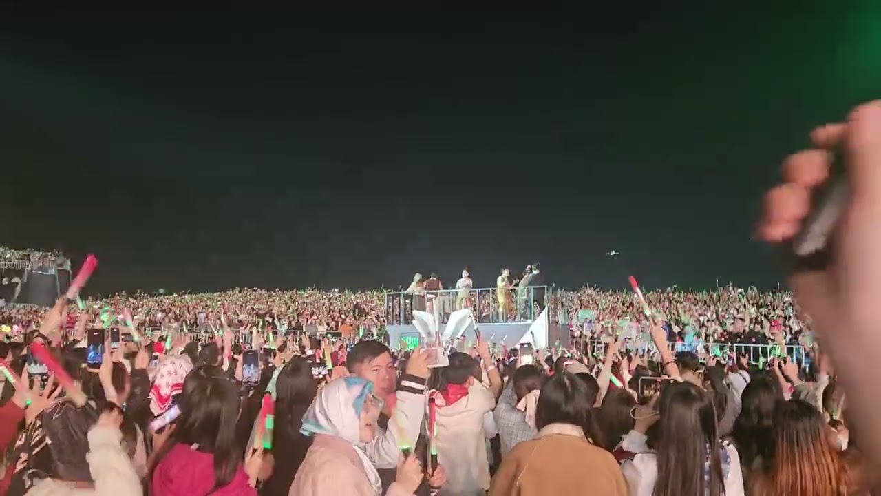 Gia đình HaHa, những ngày trời bao la - Y concert