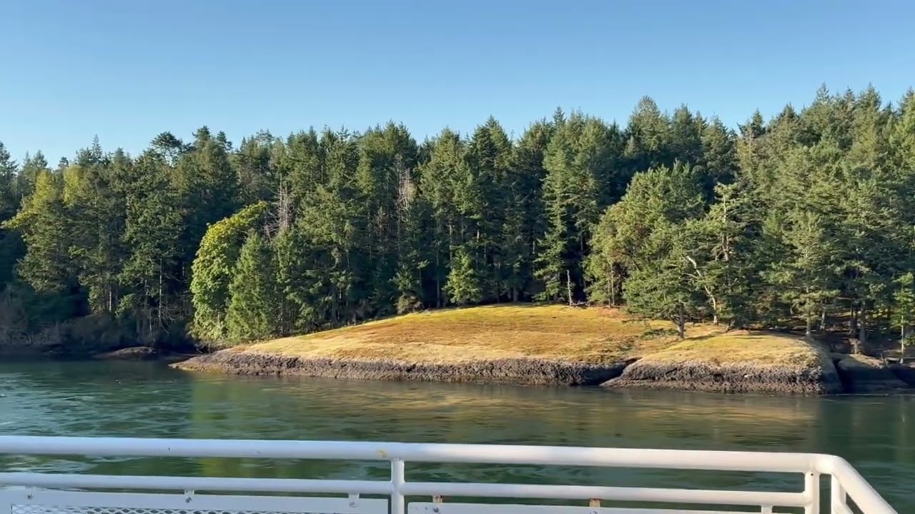 Sailing on Strait of Georgia. Swartz Bay  to Tsawwassen .