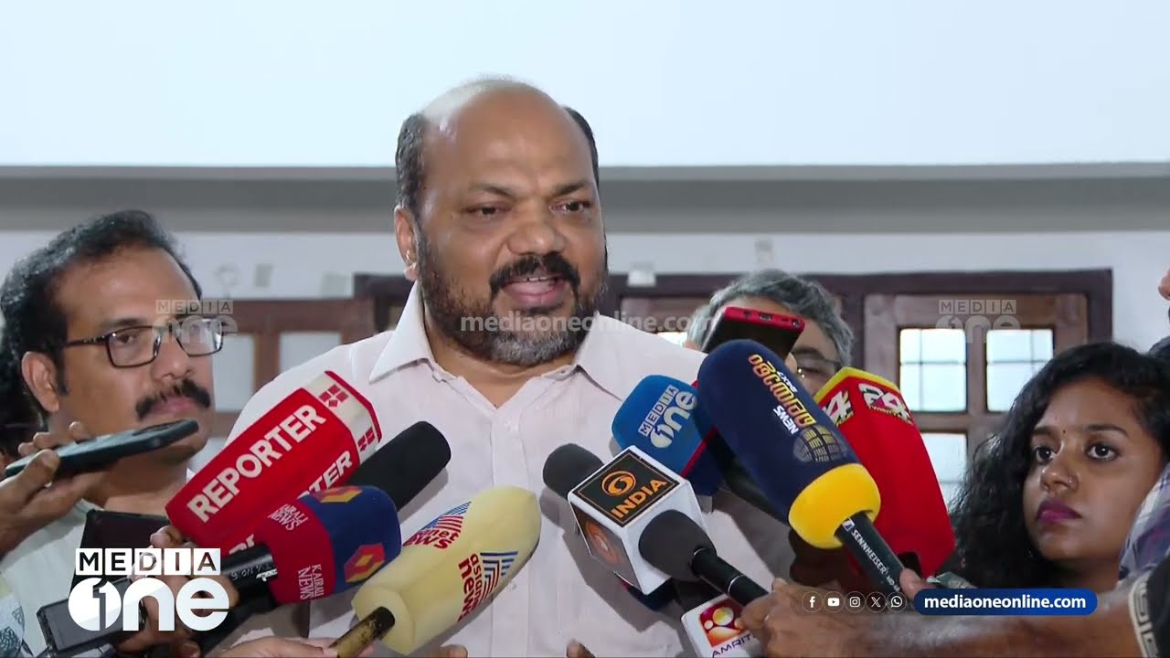 "ആദ്യത്തെ ചോദ്യമല്ലേ... അതുകൊണ്ടാണ് മീഡിയവൺ ആണോ, ദാവൂദിന്റെ അല്ലേ എന്ന് ചോദിച്ചത്"
