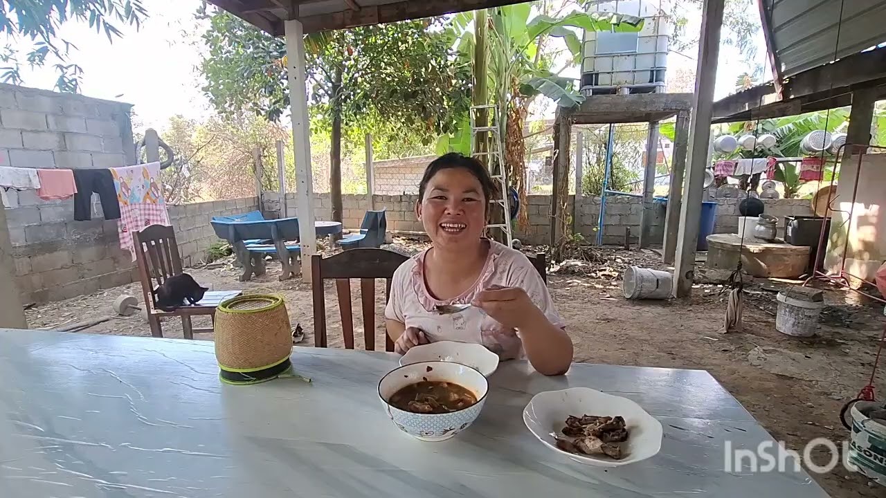 กินข้าวไปคุยเรื่องอยากชวน ผัวไปทำงานที่ไทย บ่ฮู้กาน่าสิไปนำบ่