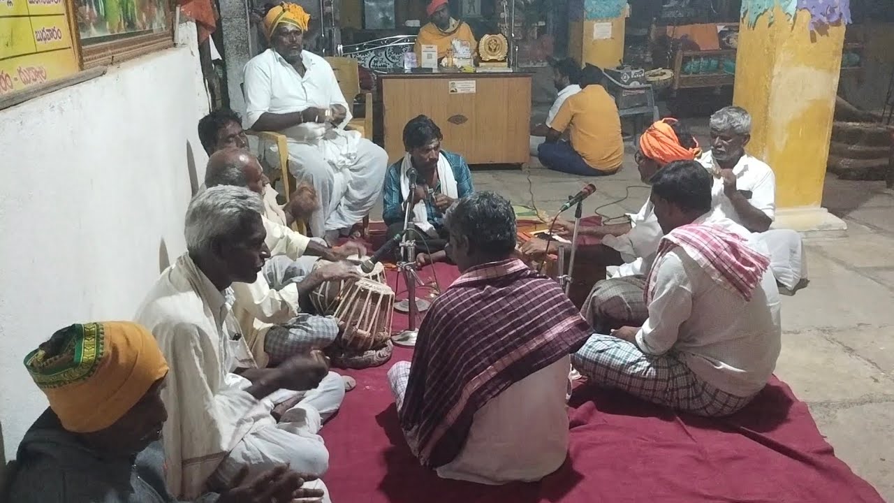 సర్వేశ్వరపురంలో సోమవారము భజన చేస్తున్న సర్వేశ్వర భక్త బృందం పేటి పంతులు యాదయ్య గారు