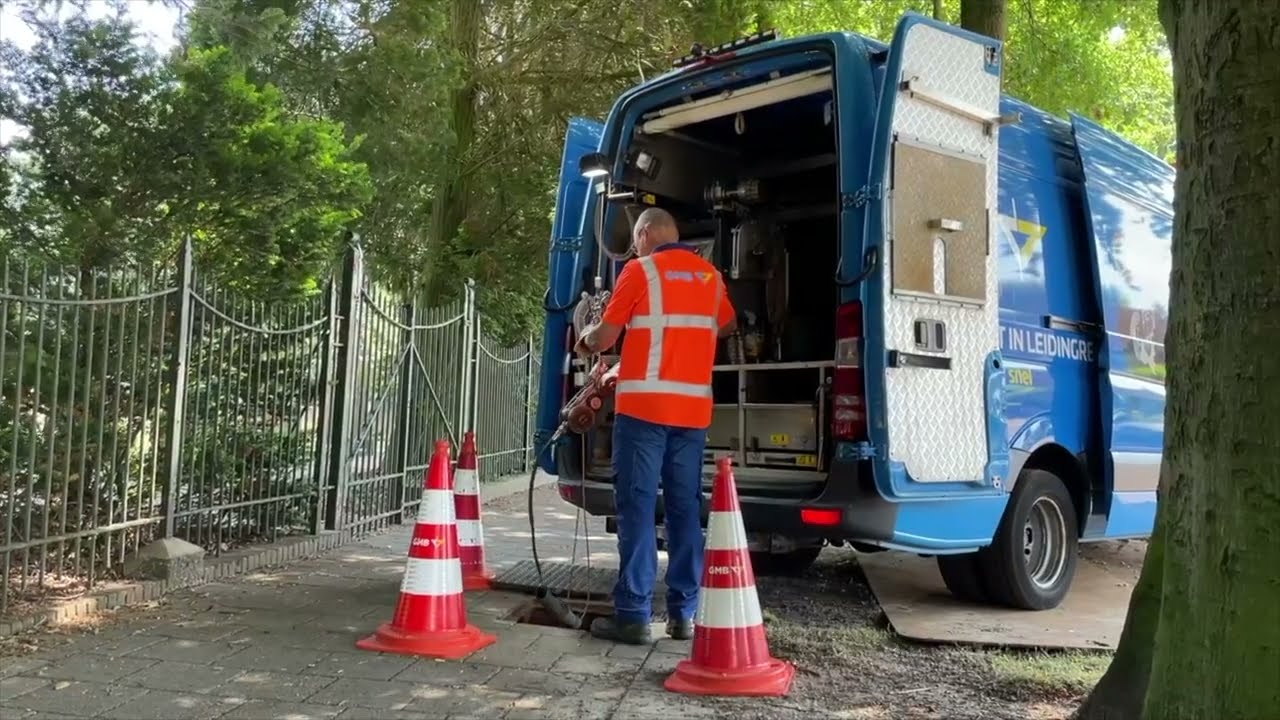 Typisch jij. Bij GMB. Inspectie operator Johan van de Pol.