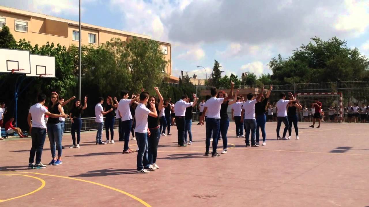 Flashmob Carmelitas Alicante 2015 -  1º BACH y 4º ESO