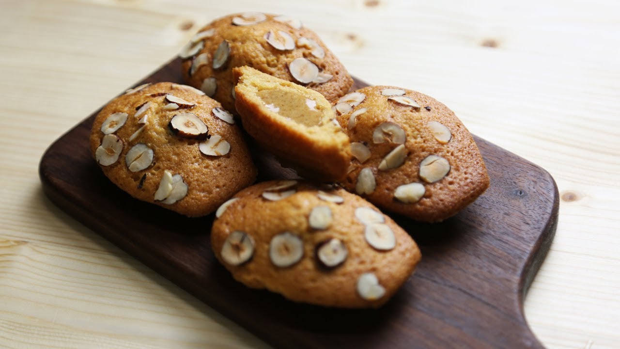 マドレーヌ・オ・ノワゼット / Madeleine aux noisettes recette par Yann Couvreur / Hazelnut Madeleine