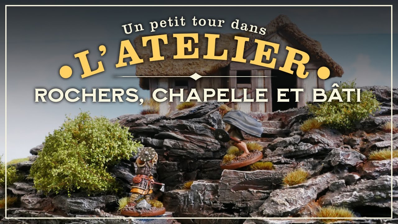 Des décors, des rochers, une chapelle et... Une gigantesque colline !