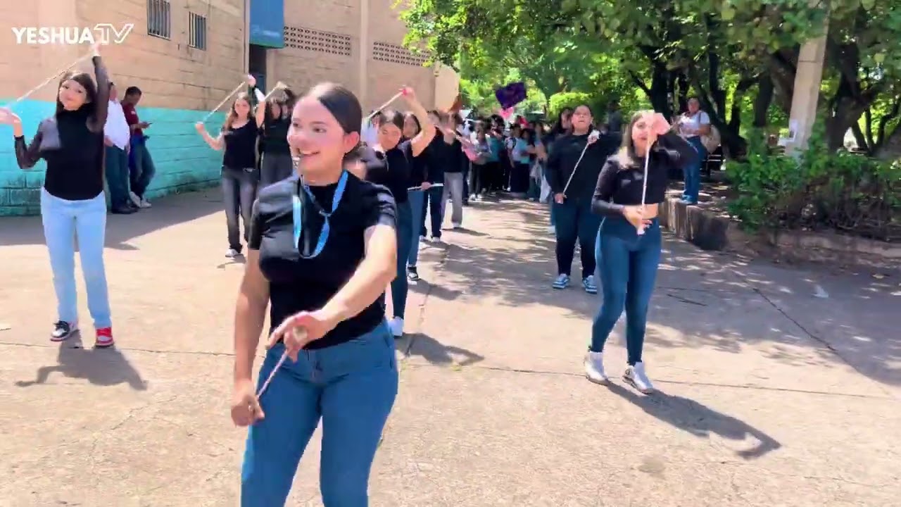 Desfile inicio de Mes Cívico Banda de Guerra, Palillonas y Pomponeras 