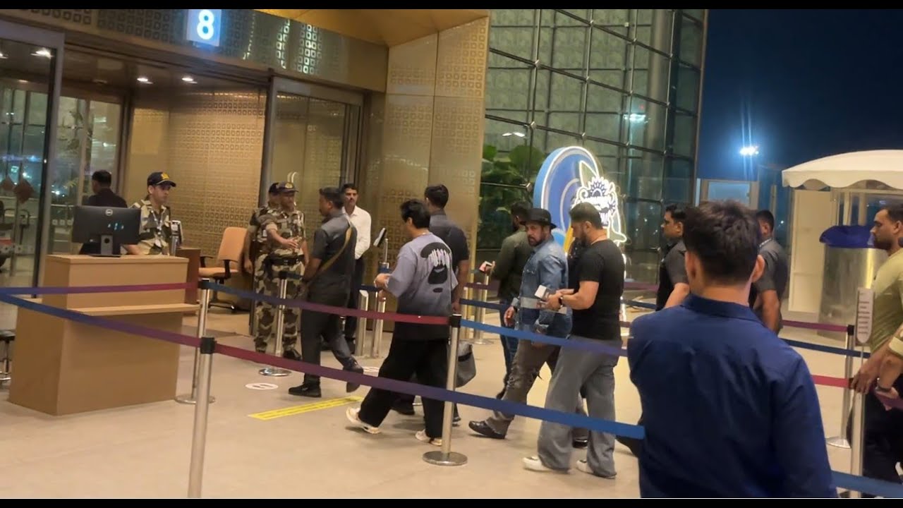 Salman Khan का नया लुक, सर पर हैट लगाए Mumbai Airport पर भाईजान आये नज़र