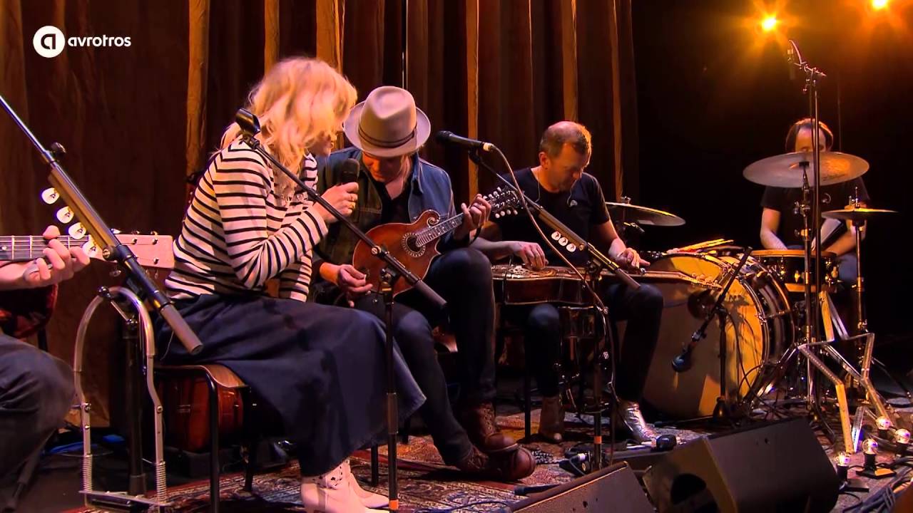 Cornald Maas kijkt mee achter de schermen bij country-band The Common Linnets – deel 1 | Volle Zalen