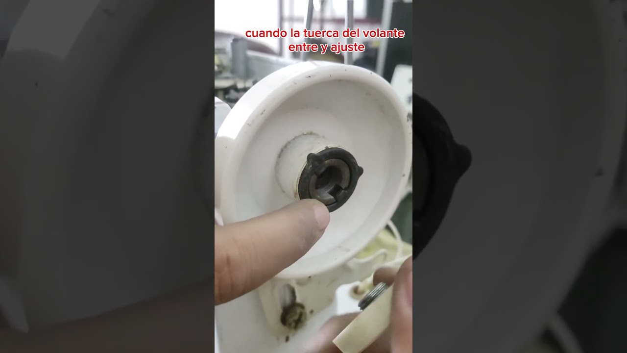 SOLUCION, EL VOLANTE GIRA PERO MI MAQUINA DE COSER NO HACE NADA #viral #costura #hazmeviral #shorts